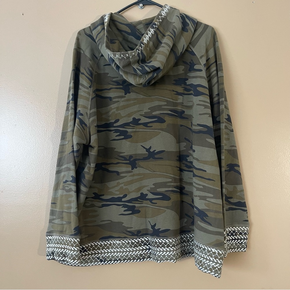 Johnny Was Green Camouflage Jacket with Floral Embroidery size 2x - Picture 8 of 8